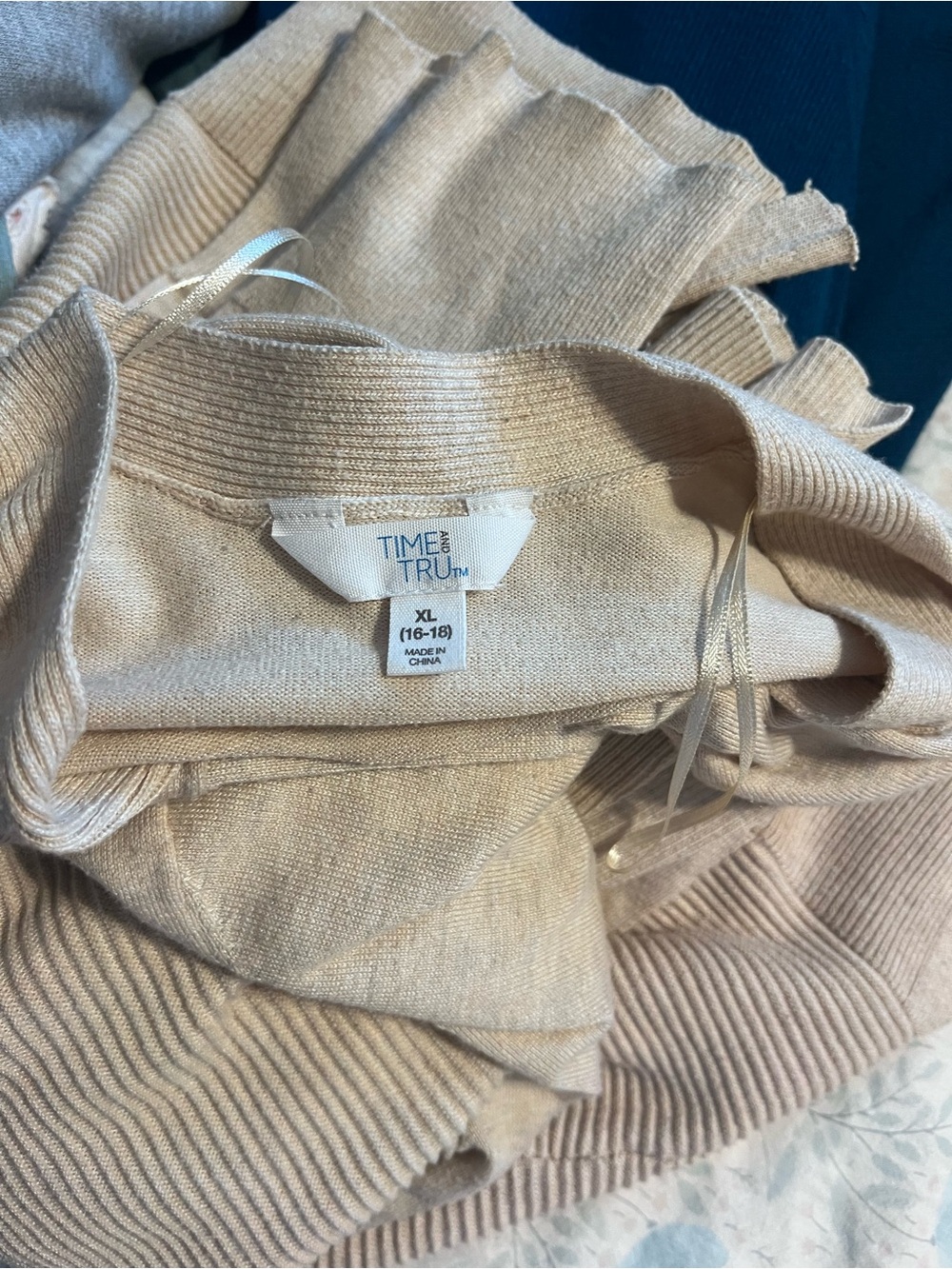 Cardigan size X-Large - Picture 2 of 2